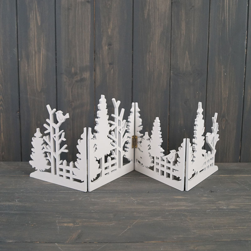 White Wooden Christmas Scene Display (18.5cm) detail page
